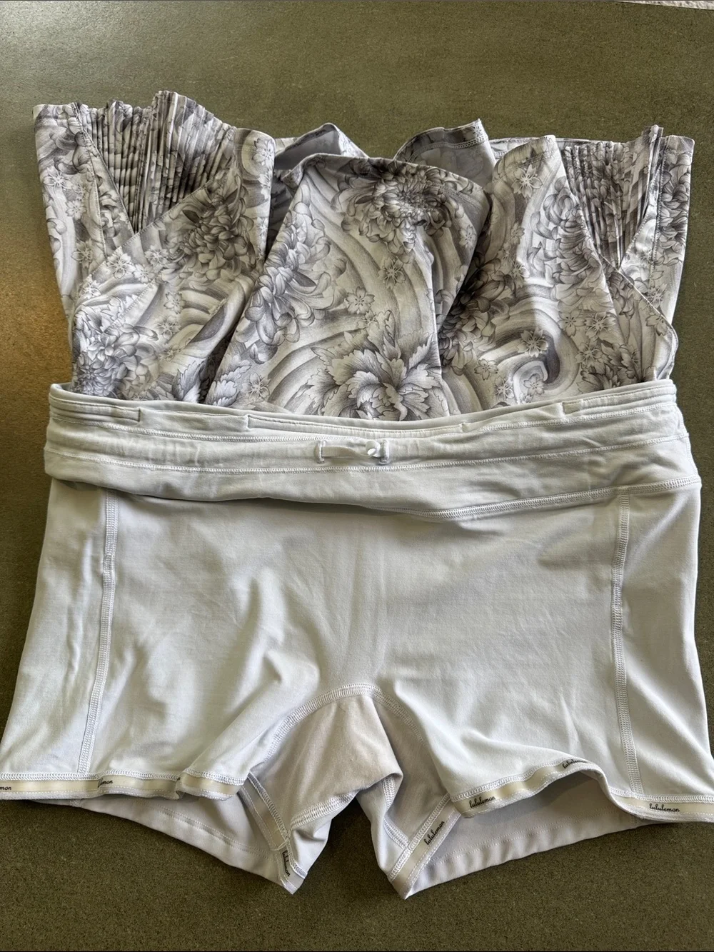 Lululemon pace rival skirt